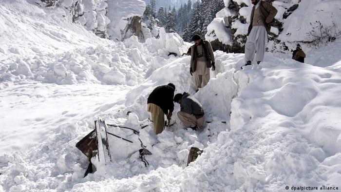 सीमा पर गश्त के दौरान हिमस्खलन से मौत! 8 भारतीय सैनिकों के शव मिले