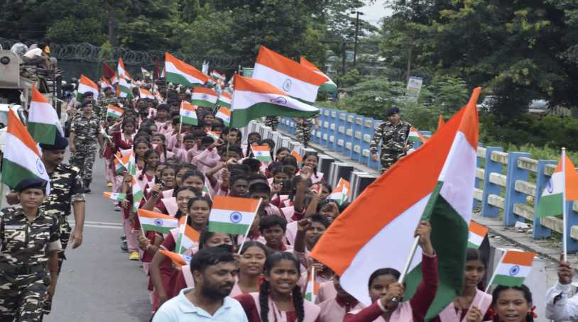 खोपलासी उच्च विद्यालय में हर घर झन्डा जागरूकता अभियान चलाया गया