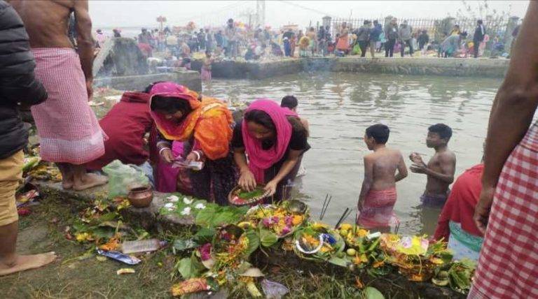 भारत – नेपाल सीमा से सटे खोरीबाड़ी प्रखंड के डांगुजोत से माघ माह के पूर्णिमा के दिन मेला का आयोजन हो रहा है
