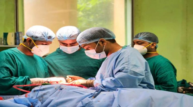 मालदा रेलवे हॉस्पिटल ने एक बार फिर जटिल सर्जरी में सफलता हासिल की है